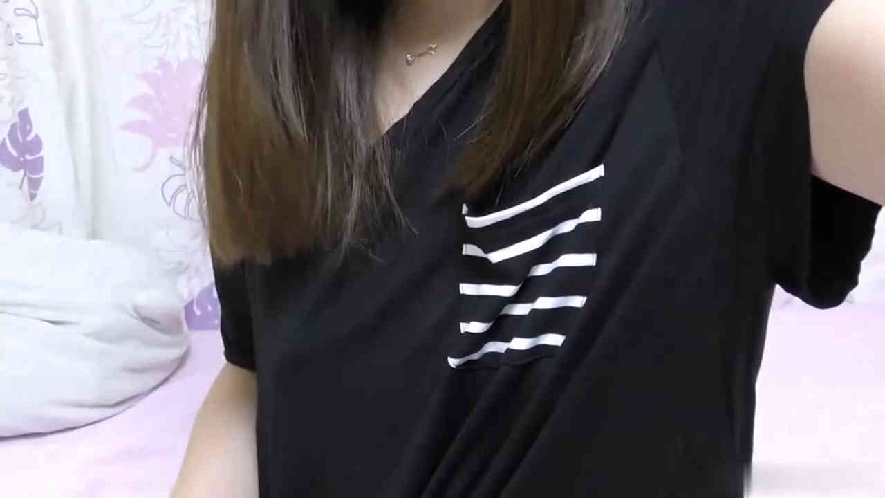 ポメ子asmr新作之想睡觉的女友在旁边无所事事！在线看！